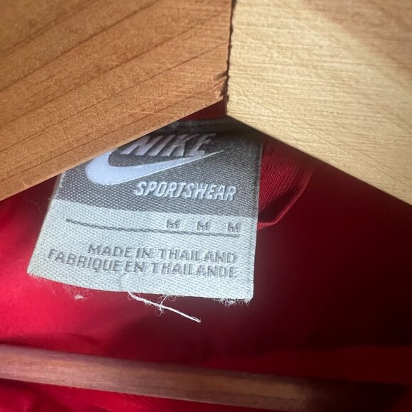 Nike Sportswear Windbreaker Jacket Red/Solver Men Vintage Size Medium Active - Picture 5 of 8